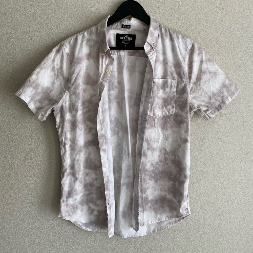Hollister short sleeve button down
